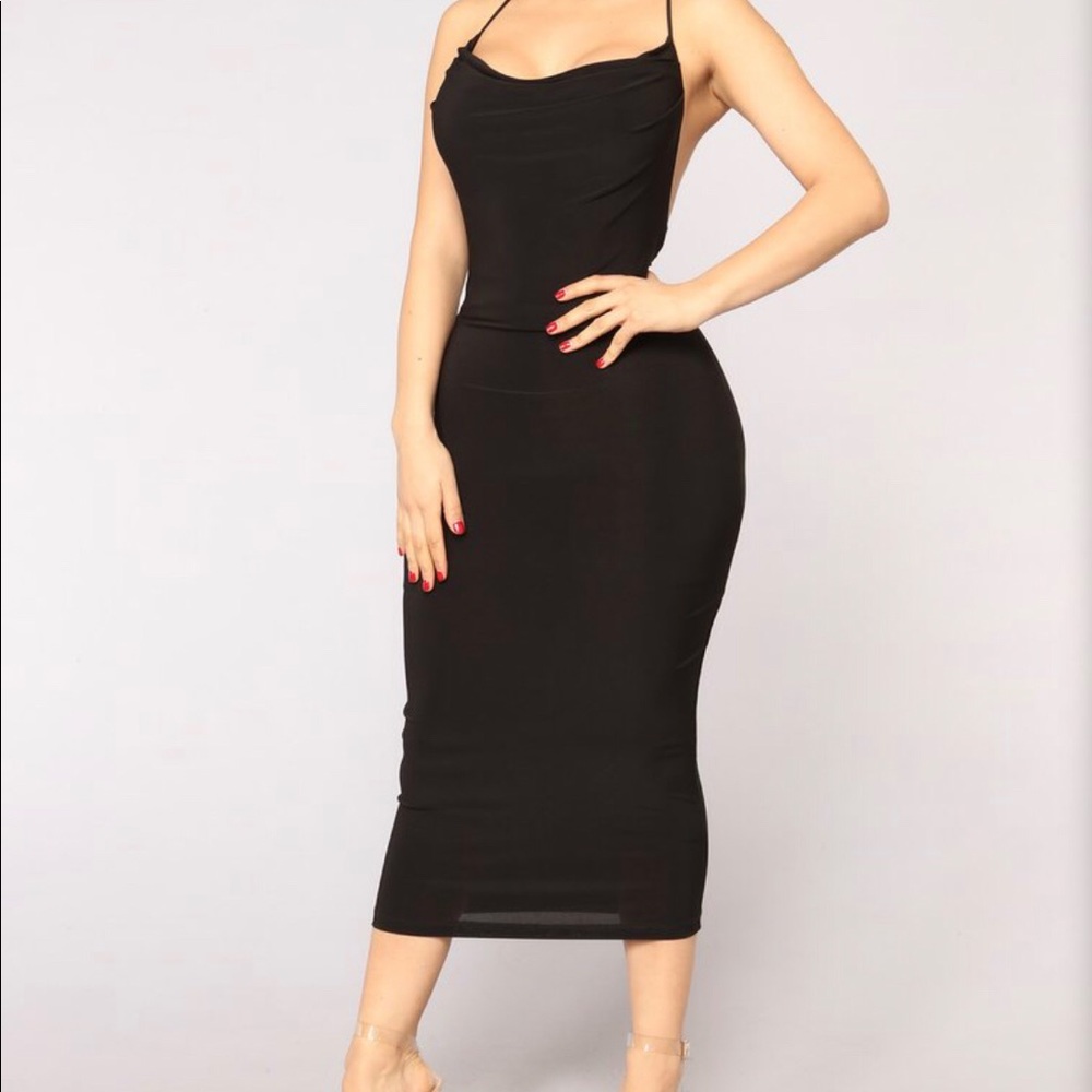 Spaghetti strap midi dress in black